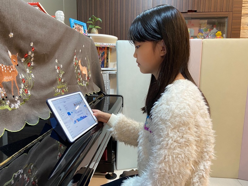 均一教育平臺將每日的學習行為自動化回傳親師生平臺累積點數，讓學習更自發