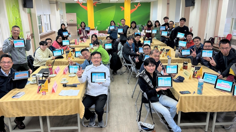 新北市教育局分享事前準備(Preparation)、行動經營(Operation)、特色展能(Promotion)數位學習POP推動策略