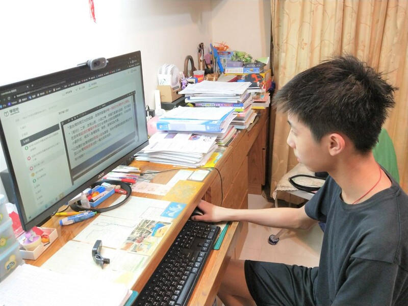 新北學生可於6月26日至9月10日登入親師生平臺、連結五個活動平臺、完成任務，獲得加碼的積點趣點數1。