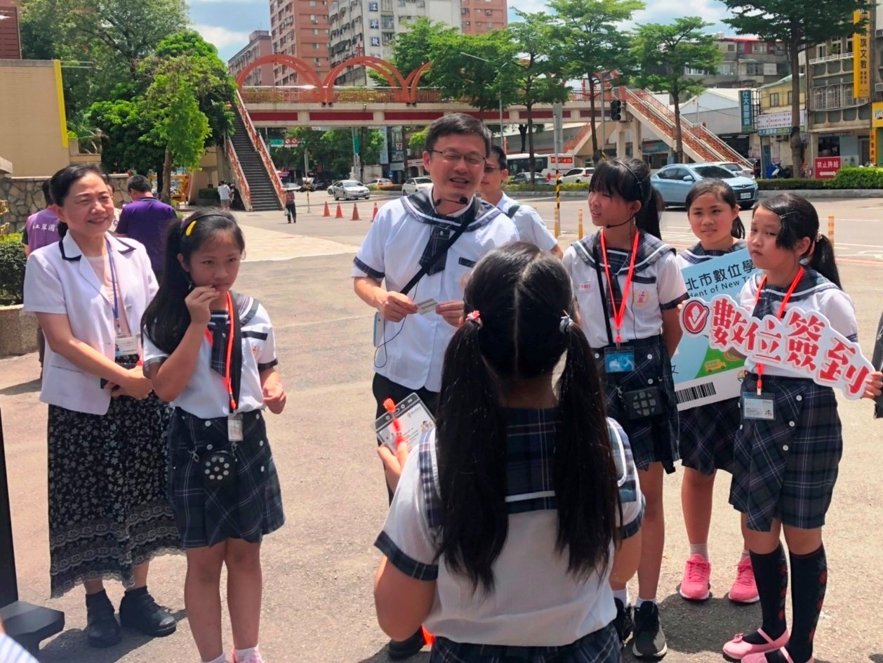 ⭐新北學生「ㄎㄚˋ(卡)厲害」,新生全面發放「新北學生卡」圖片