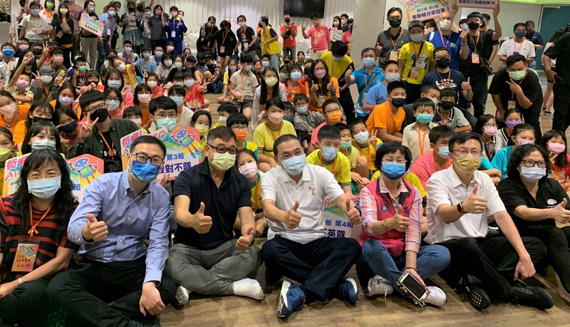 新北攜手關懷台灣文教基金會 舉行第一屆AI小Hero 5C歡樂擂台會圖片