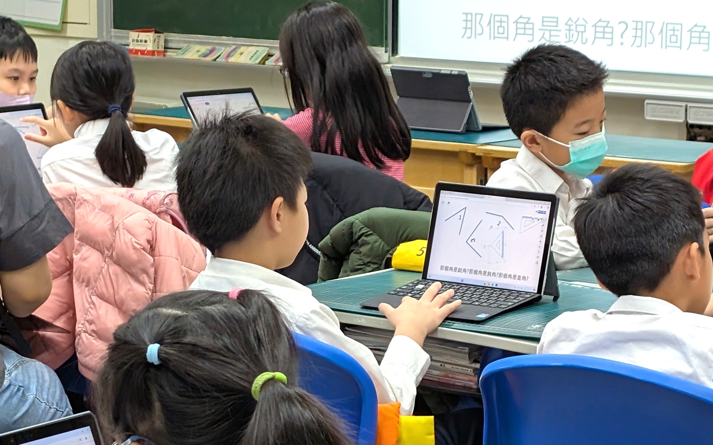 教師平時即運用親師生平台進教學