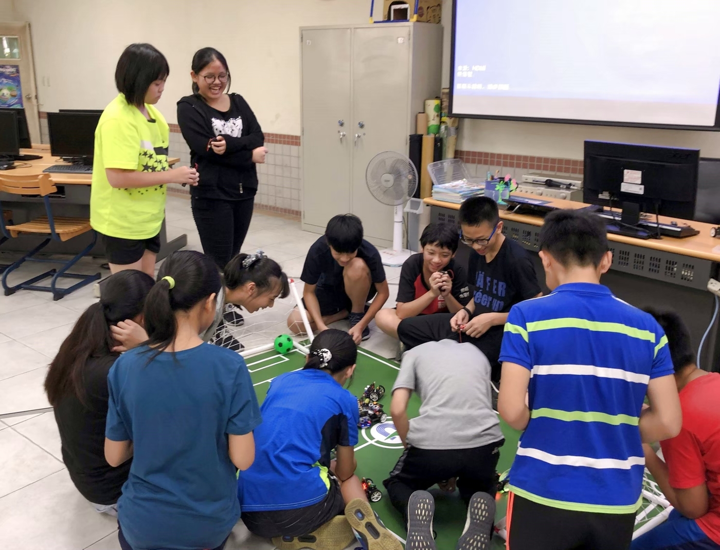 昌福國小公開課-micro:bit自走車2圖片